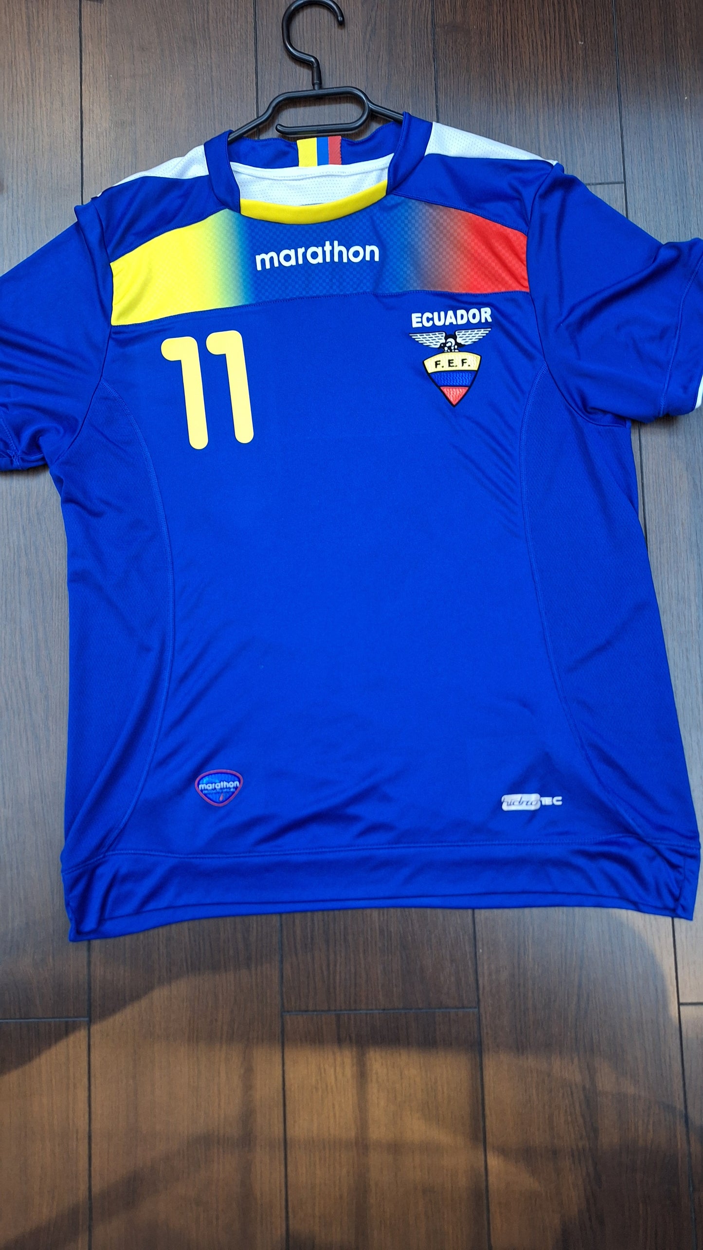 Tricou fotbal Ecuador 2013, Chuco Benitez, M