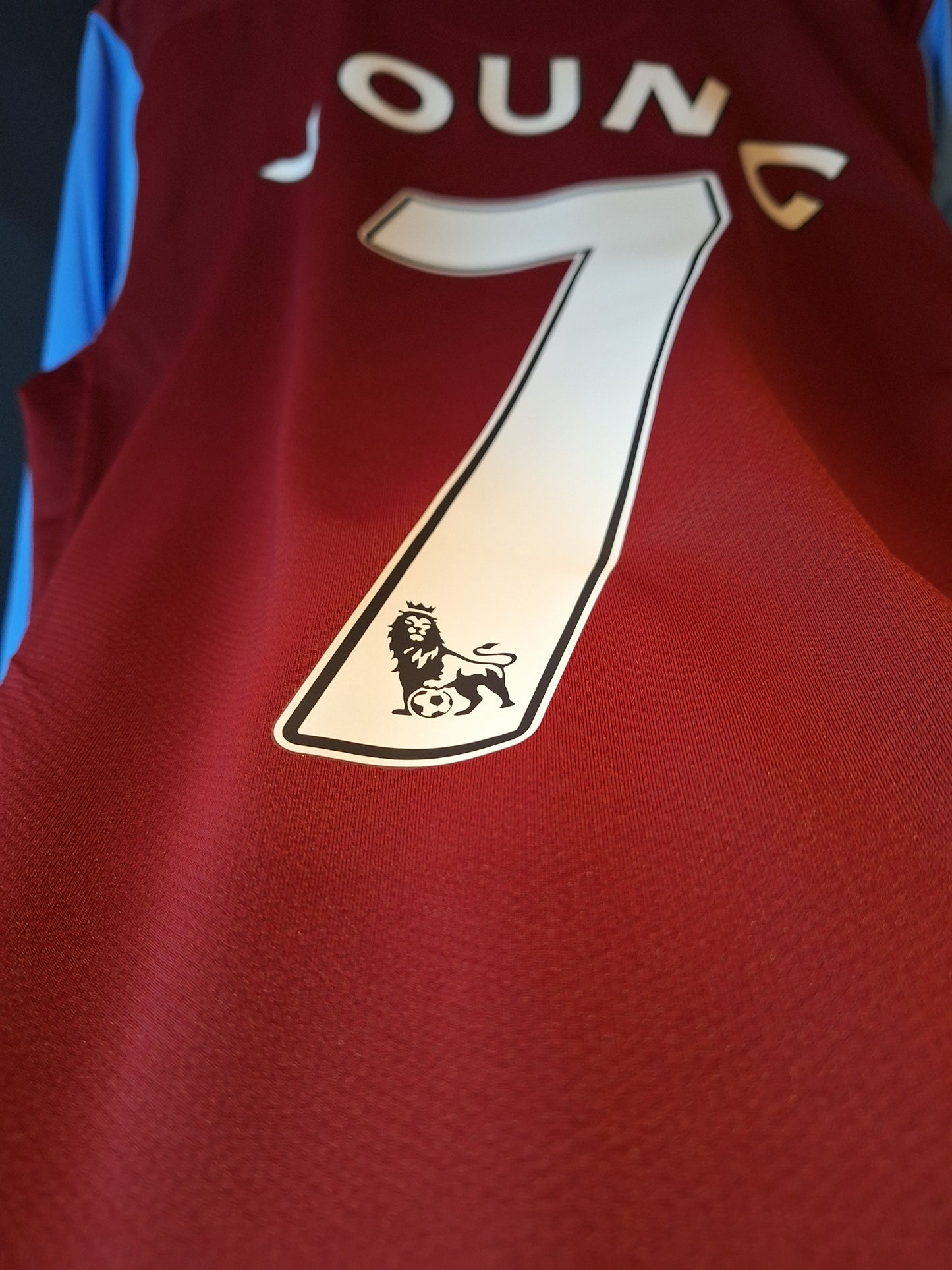Tricou fotbal Aston Villa 2007-2008, player issue, Young 7, M