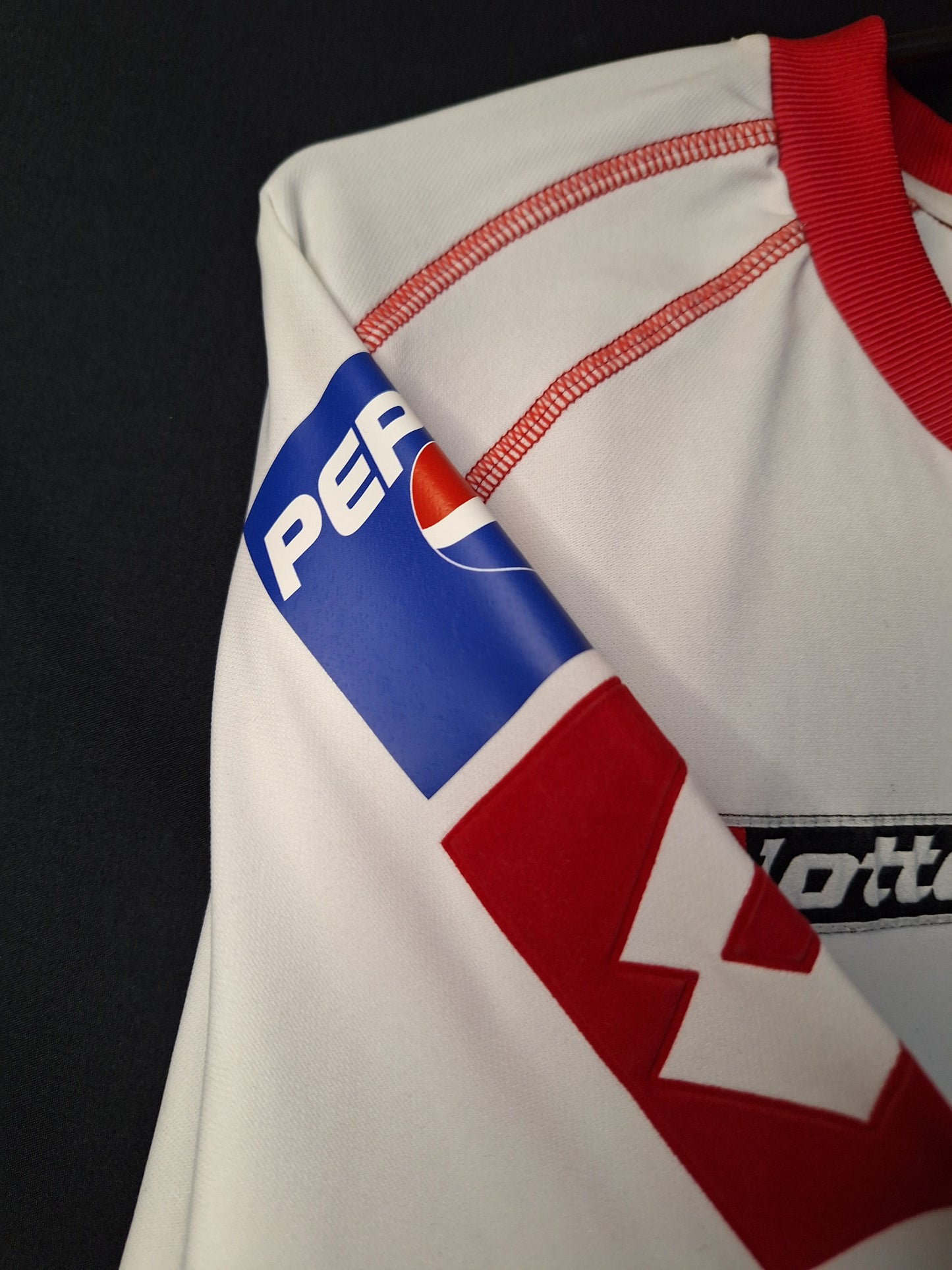 Tricou fotbal Dinamo 2004-2006, Niculescu 9, L