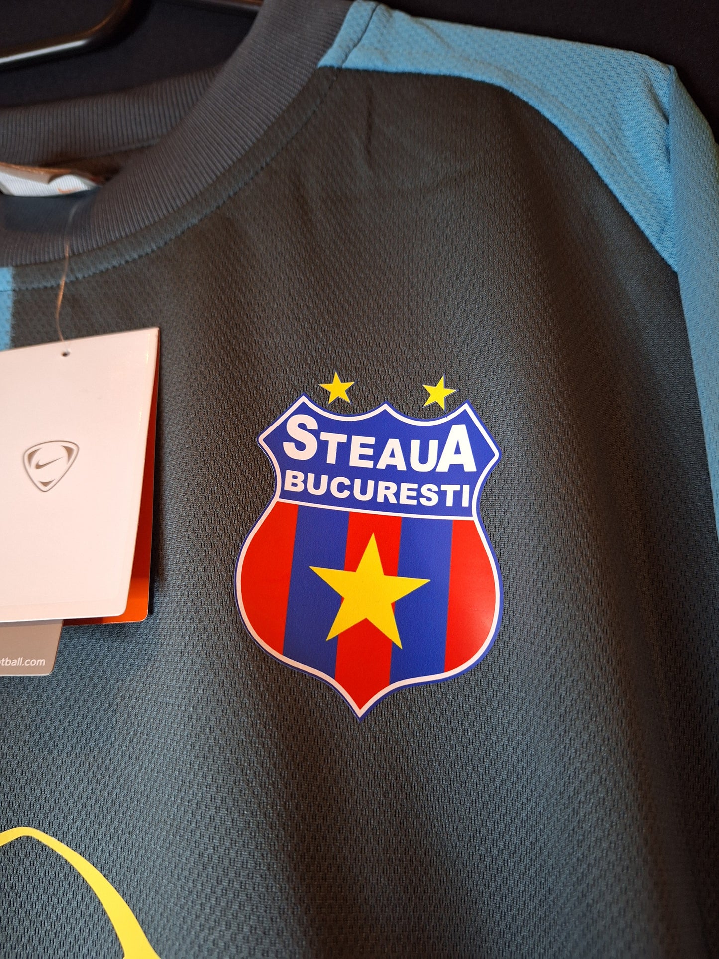 Tricou fotbal Steaua 2006, Cernea 12, L