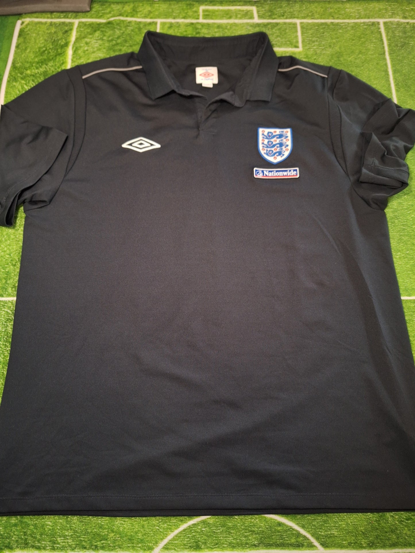 England 2010 Umbro training shirt, XL/XXL