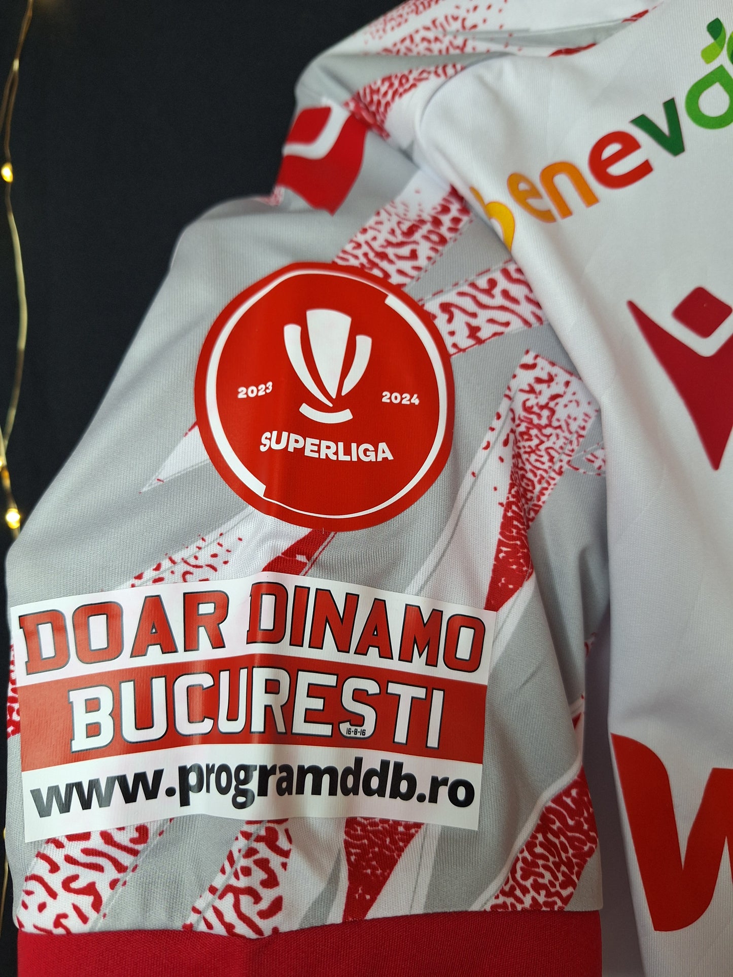 Dinamo Bucharest 2023-2024 football shirt, Niculescu 9, M