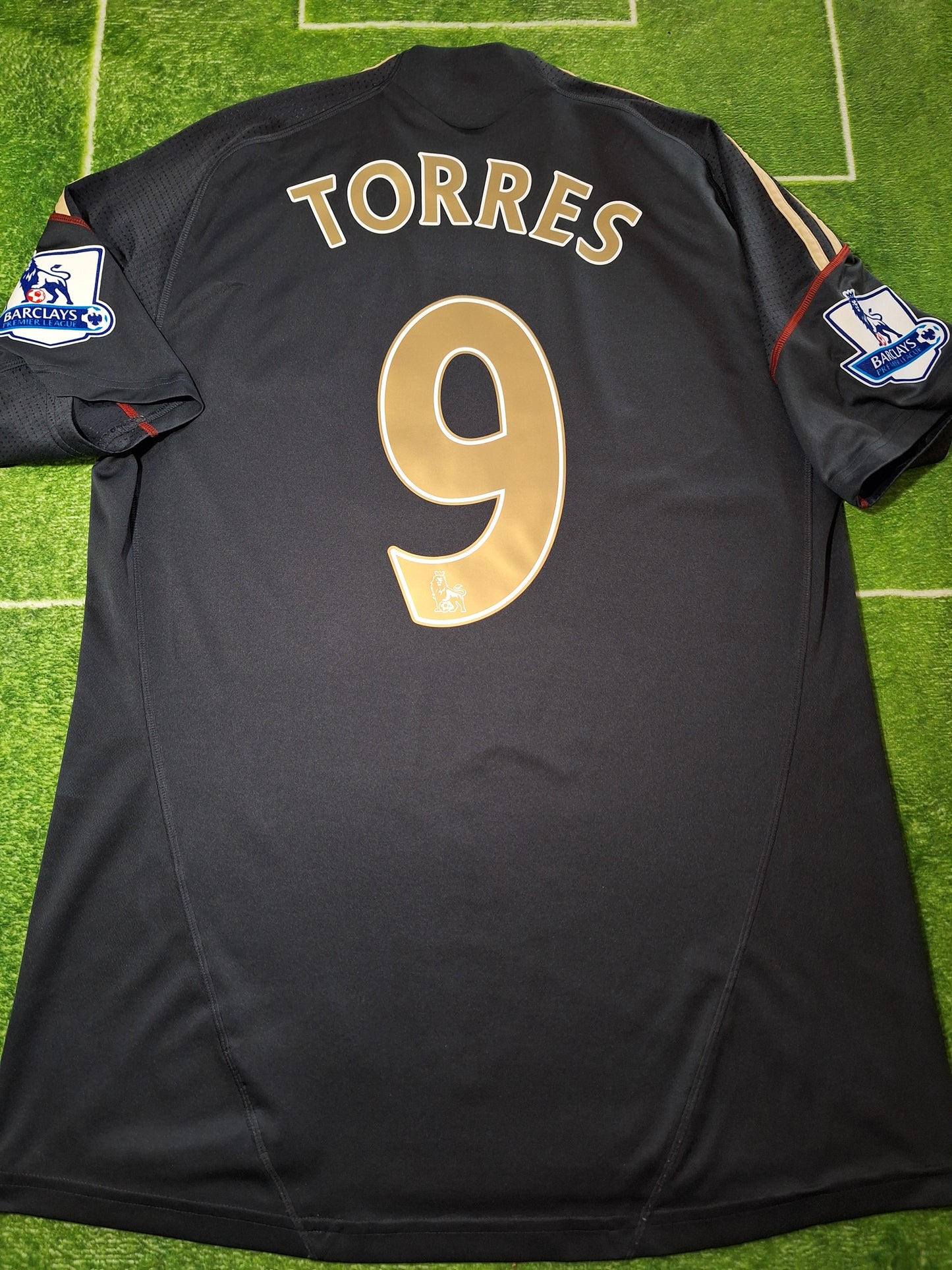 Liverpool 2009-2010 away shirt, Torres 9, L