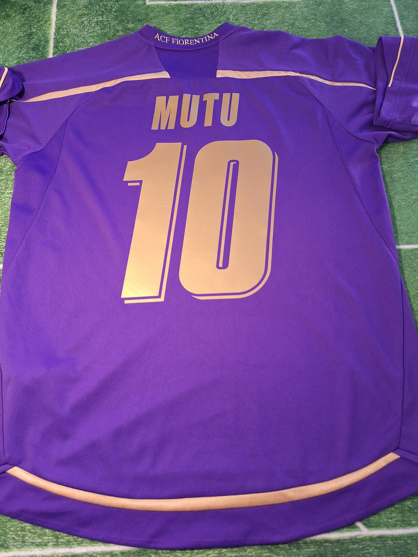 Fiorentina 2009-2010 shirt, Mutu 10, M