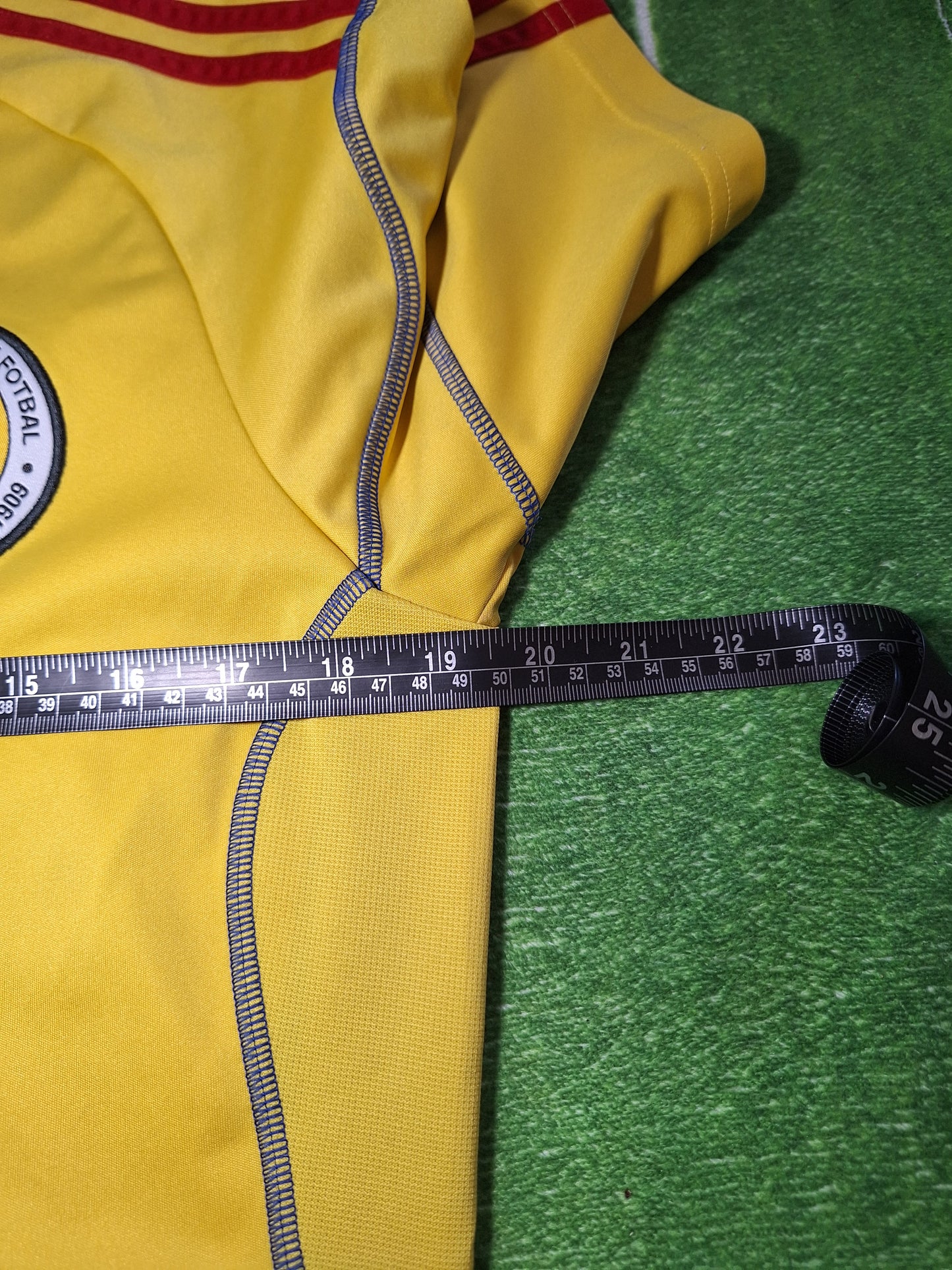 Tricou de fotbal România 2010-2012, Mutu 10, S