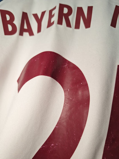 Bayern Munich away shirt 2014-2015, Muller 25, L