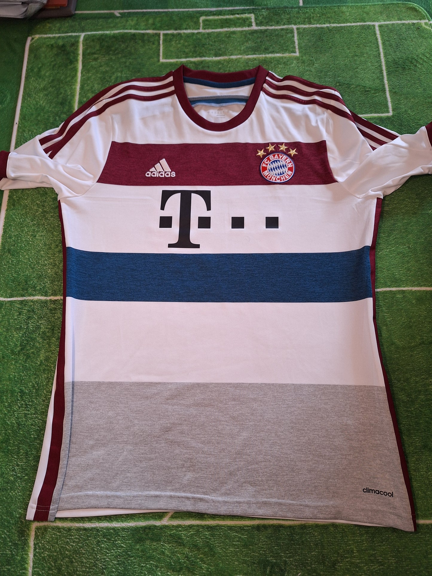 Bayern Munich away shirt 2014-2015, Muller 25, L