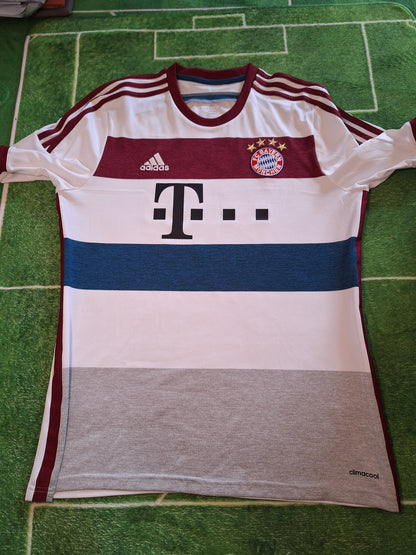 Bayern Munich away shirt 2014-2015, Muller 25, L