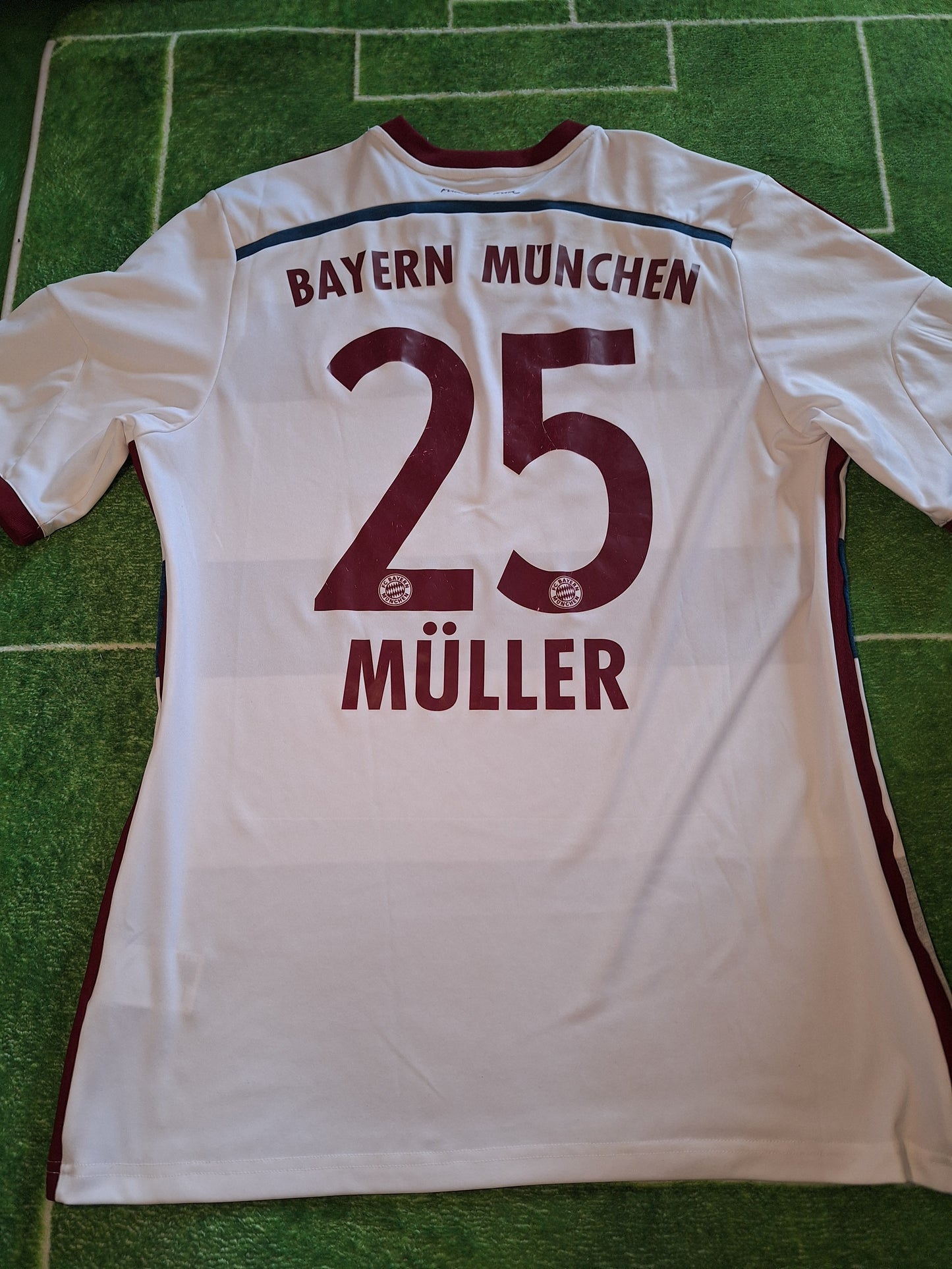 Bayern Munich away shirt 2014-2015, Muller 25, L