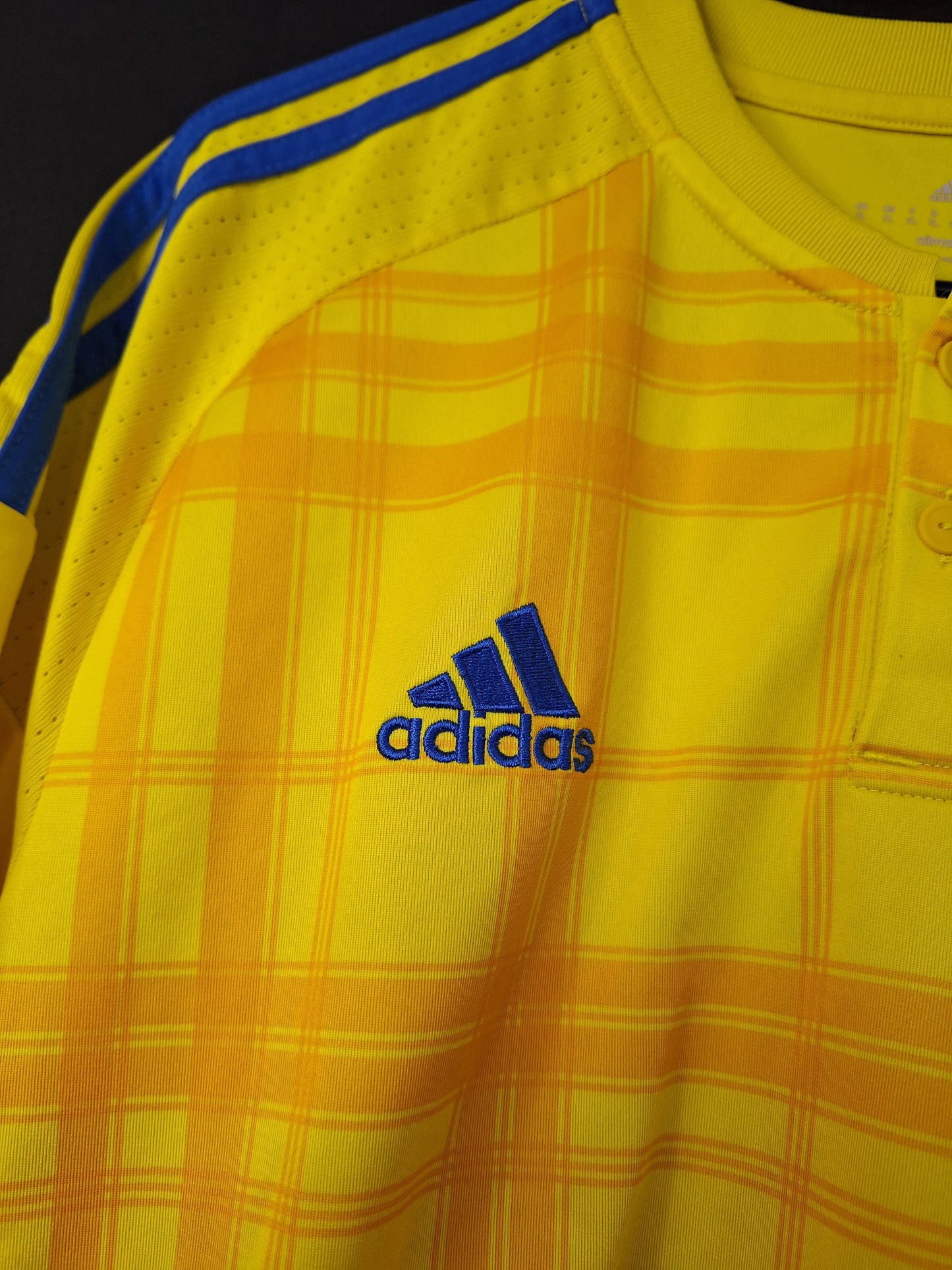 Ukraine 2016 home shirt, XL