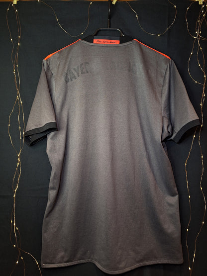 Bayern Munich 2016-2017 away shirt, M