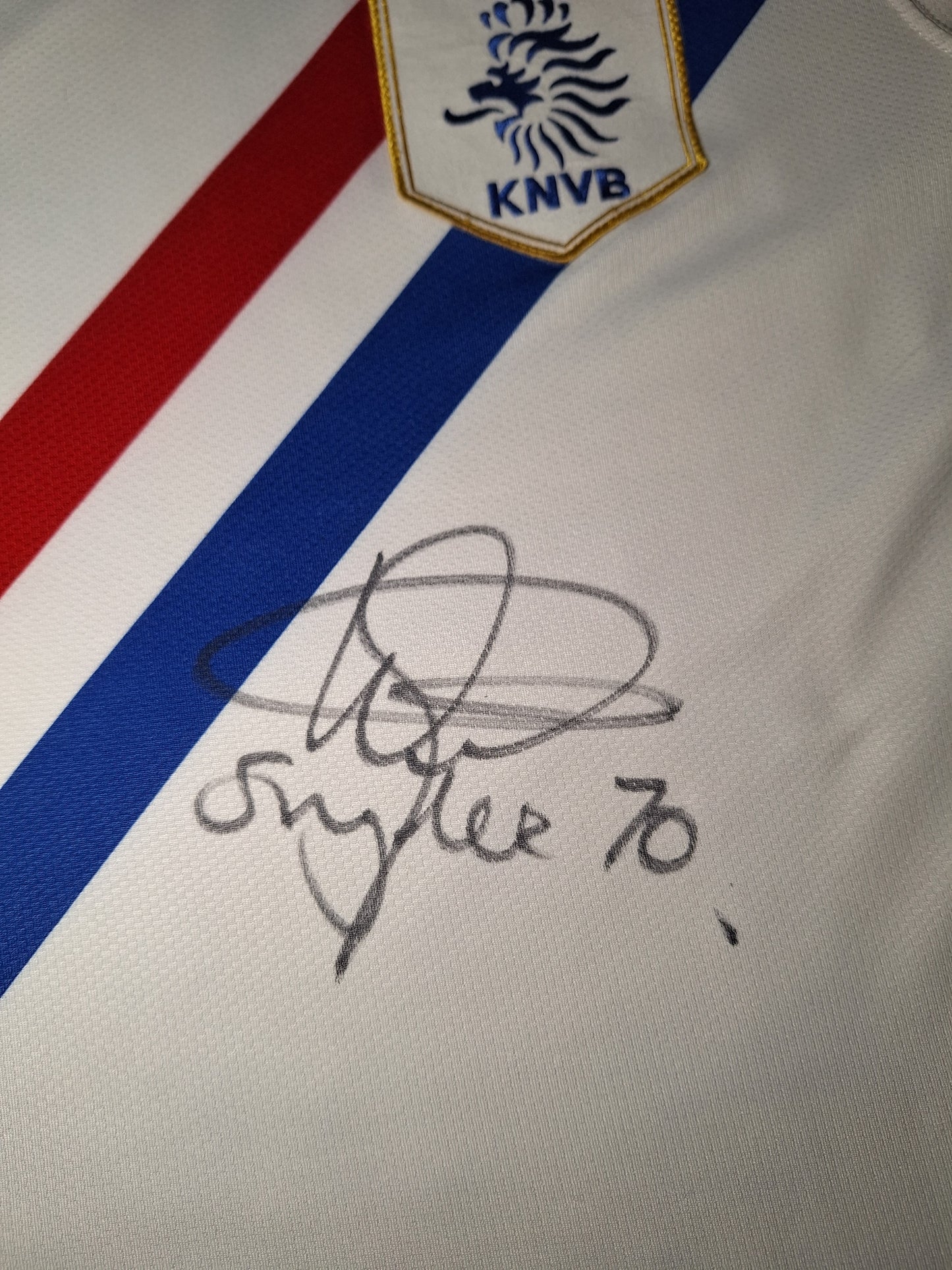 Netherlands 2006 away shirt, Sneijder 20, M (with autograph)