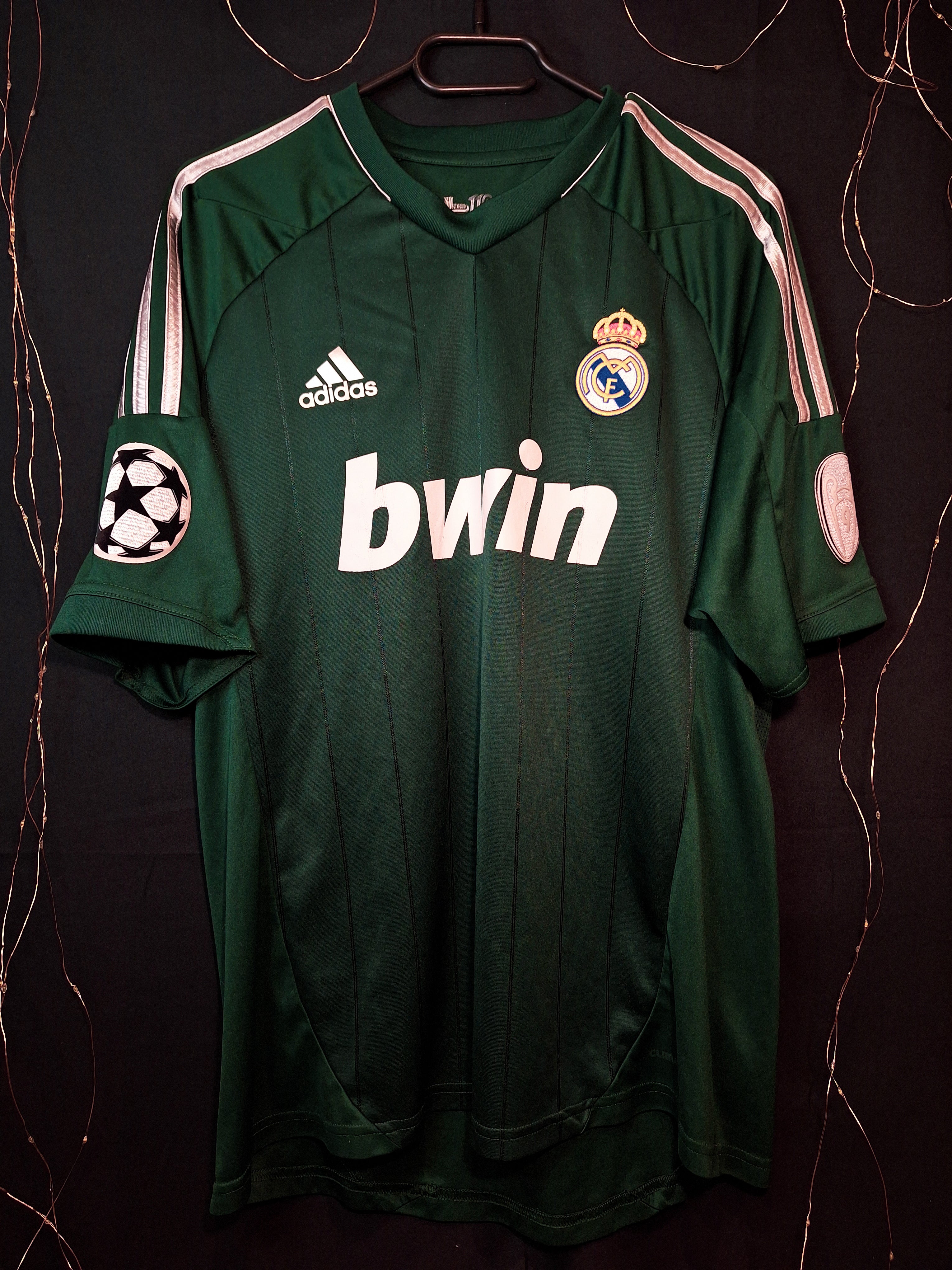 Vintage and new original football shirts. Get yours on RetroTops