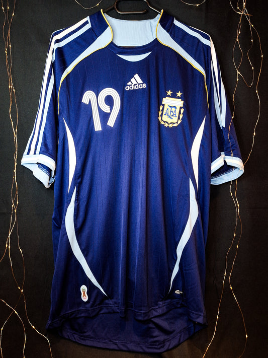 Tricou de fotbal Argentina 2006 deplasare, Messi 19, L