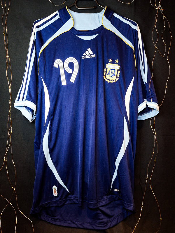 Tricou de fotbal Argentina 2006 deplasare, Messi 19, L