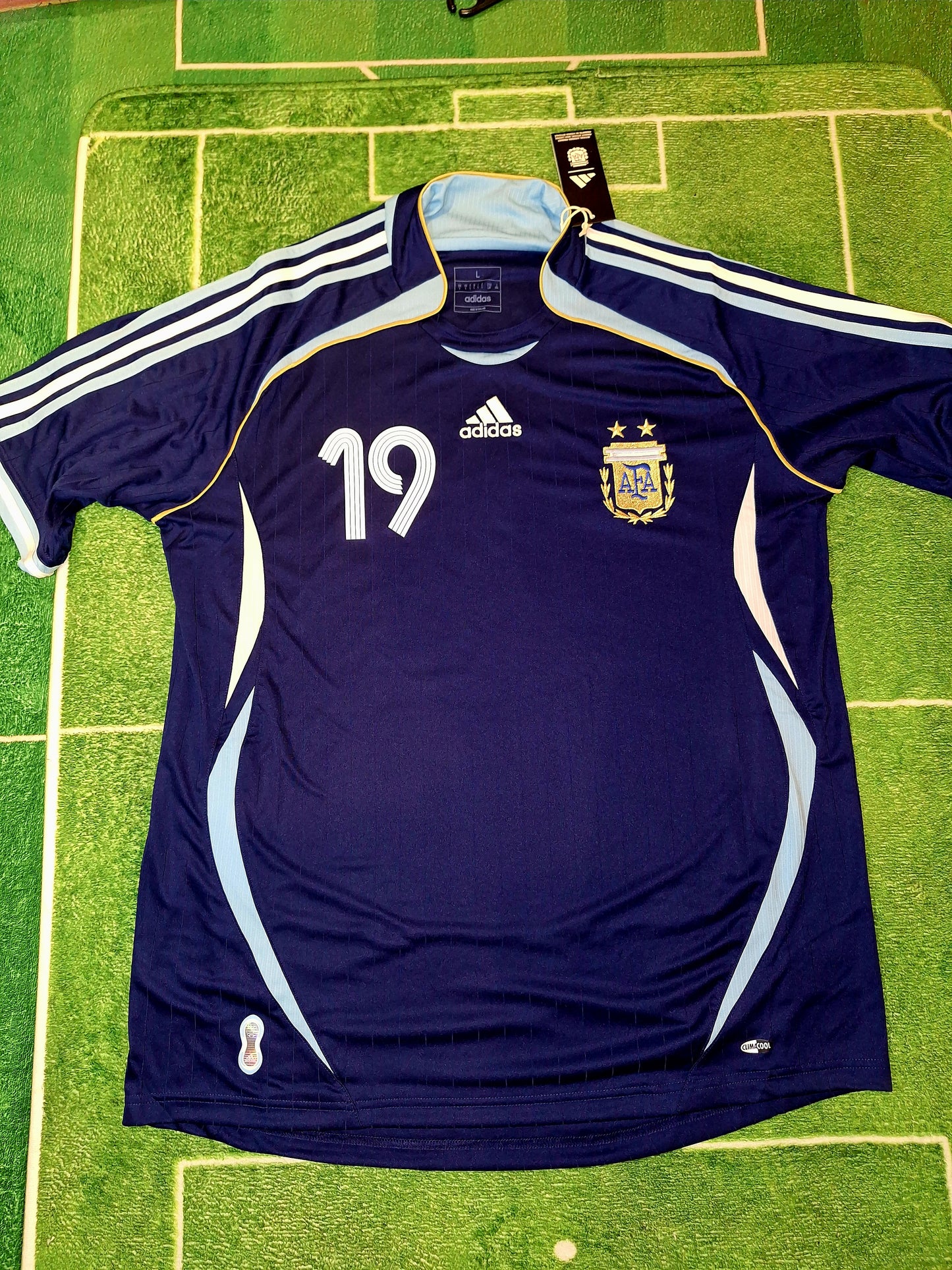 Argentina 2006 away shirt, Messi 19, L