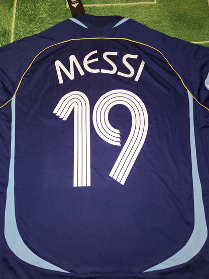 Argentina 2006 away shirt, Messi 19, L