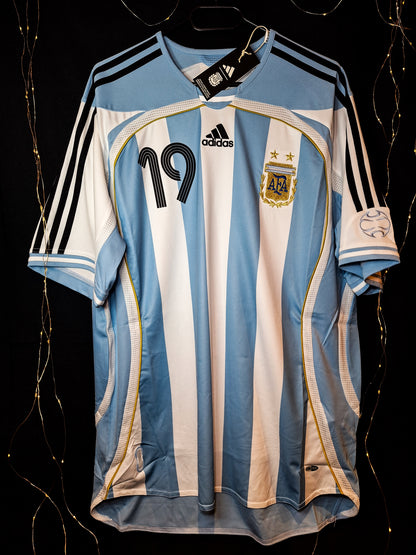 Argentina 2006 home shirt, Messi 19, L