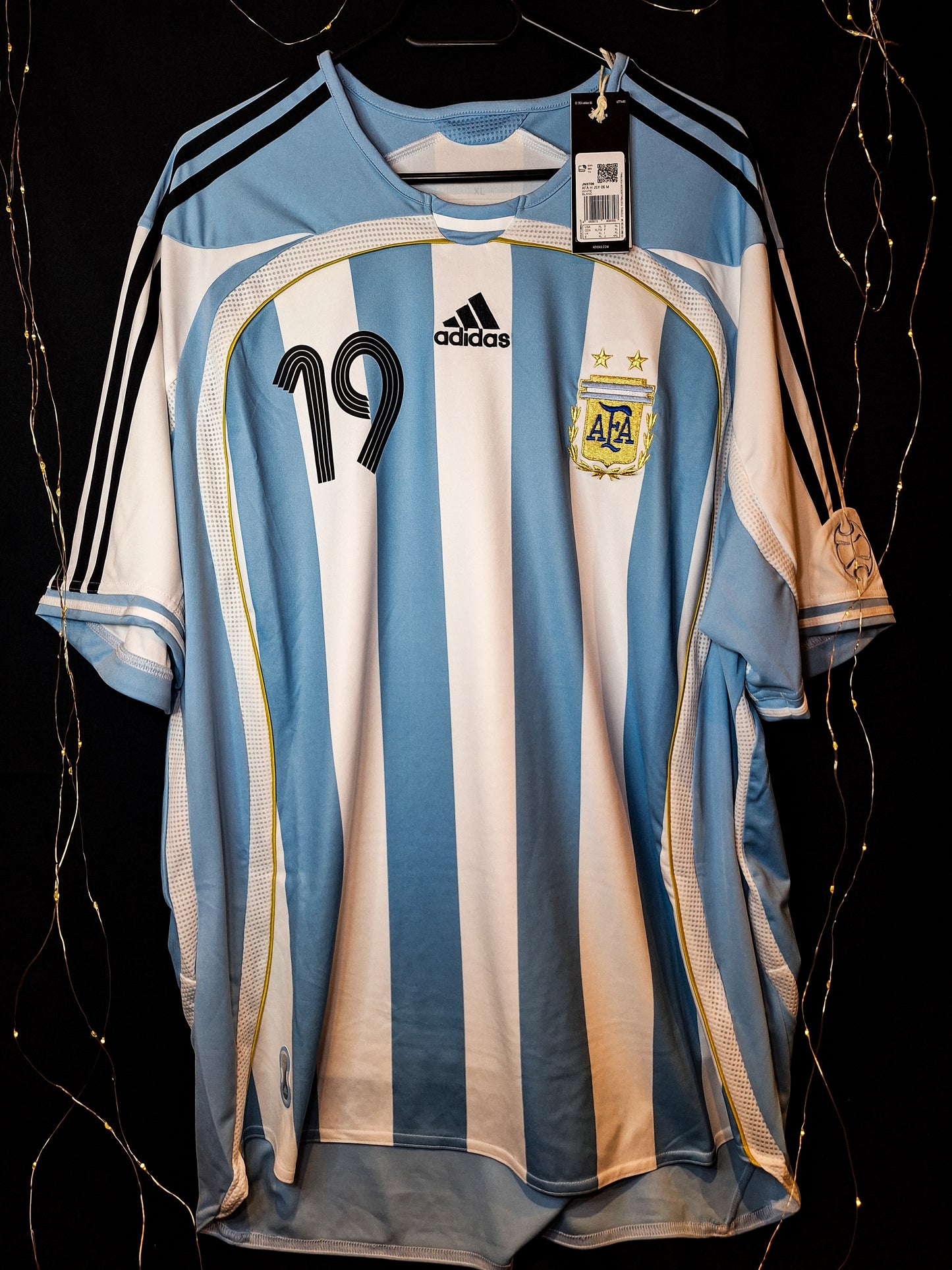 Argentina 2006 home shirt, Messi 19, XL