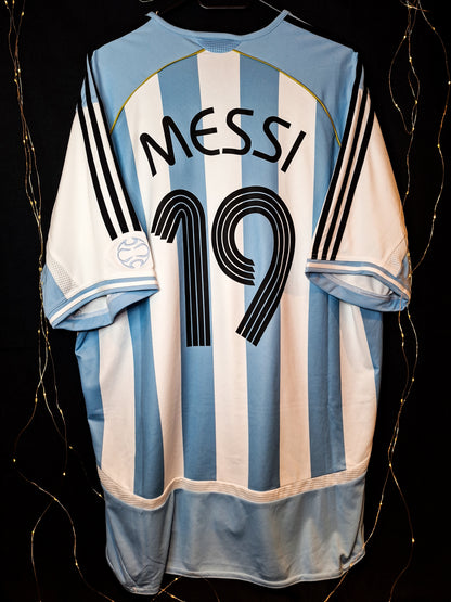 Argentina 2006 home shirt, Messi 19, XL