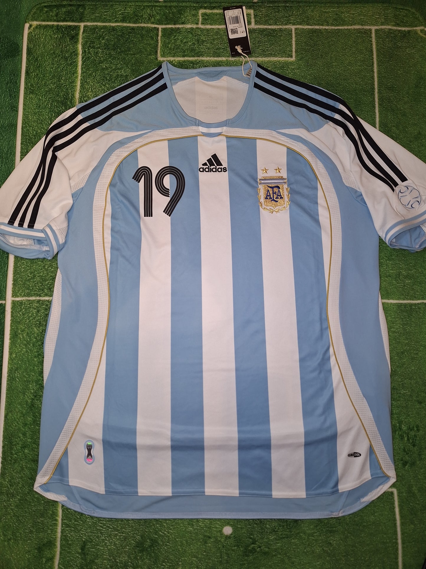 Argentina 2006 home shirt, Messi 19, XL