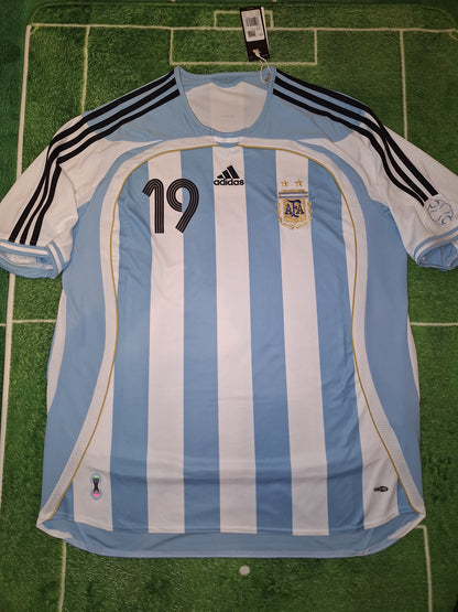 Argentina 2006 home shirt, Messi 19, XL