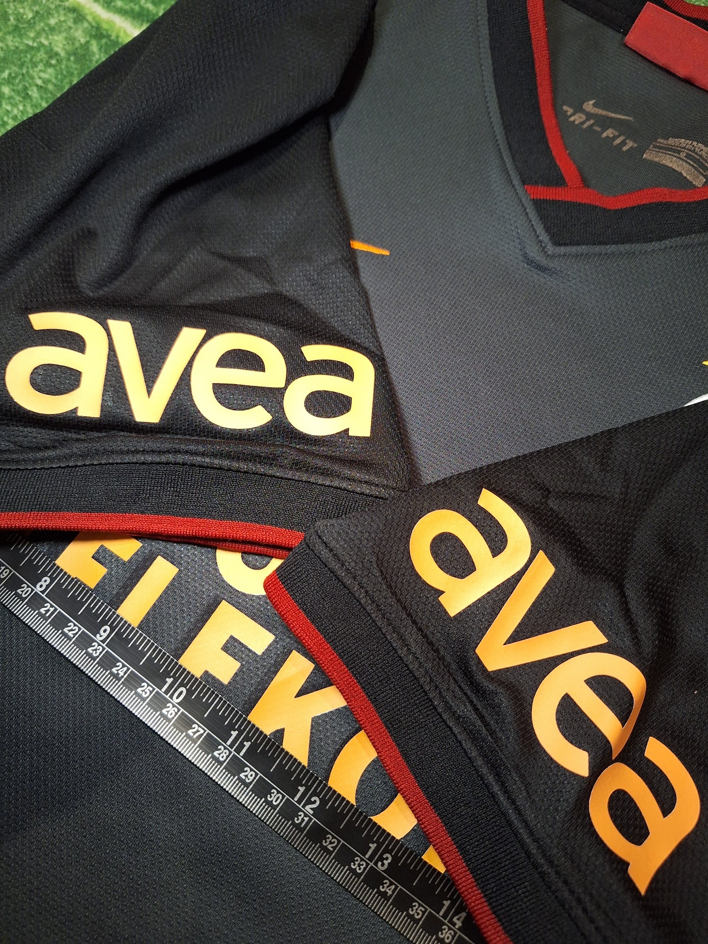 Galatasaray 2013-2014 away shirt, Drogba 11, L