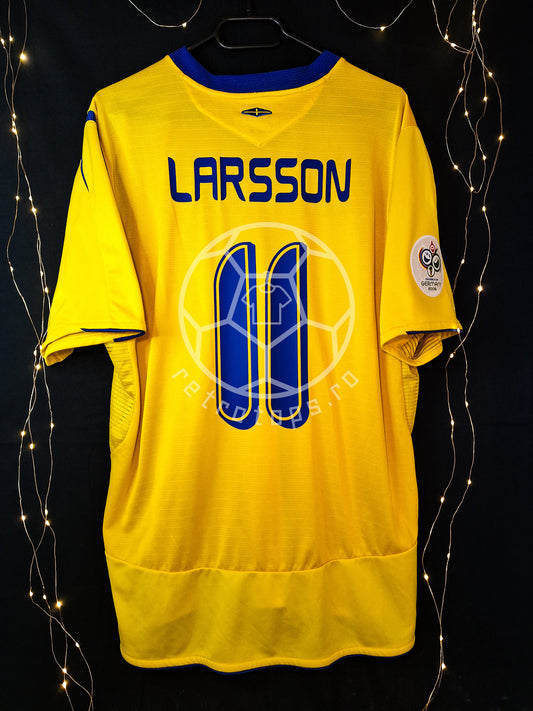 Sweden 2006 home shirt, Larsson 11, XL