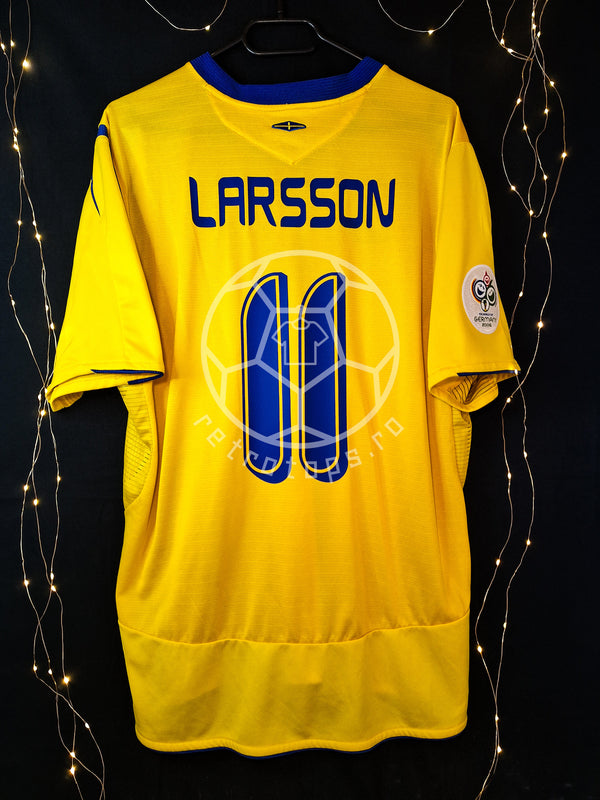 Sweden 2006 home shirt, Larsson 11, XL