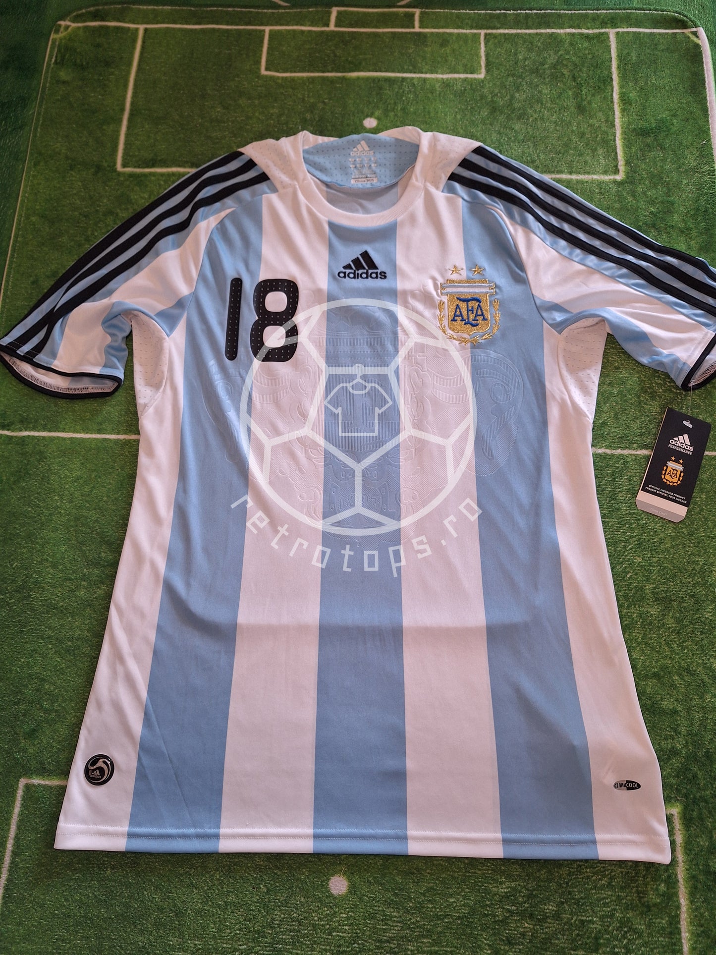 Argentina 2008-2009 home shirt BNWT, Messi 18, M