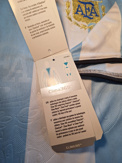 Argentina 2008-2009 home shirt BNWT, Messi 18, M
