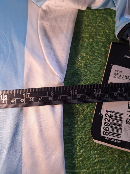 Argentina 2008-2009 home shirt BNWT, Messi 18, M