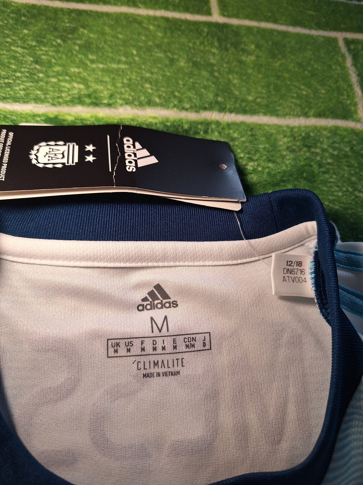 Argentina 2019-2020 BNWT home shirt, Messi 10, M