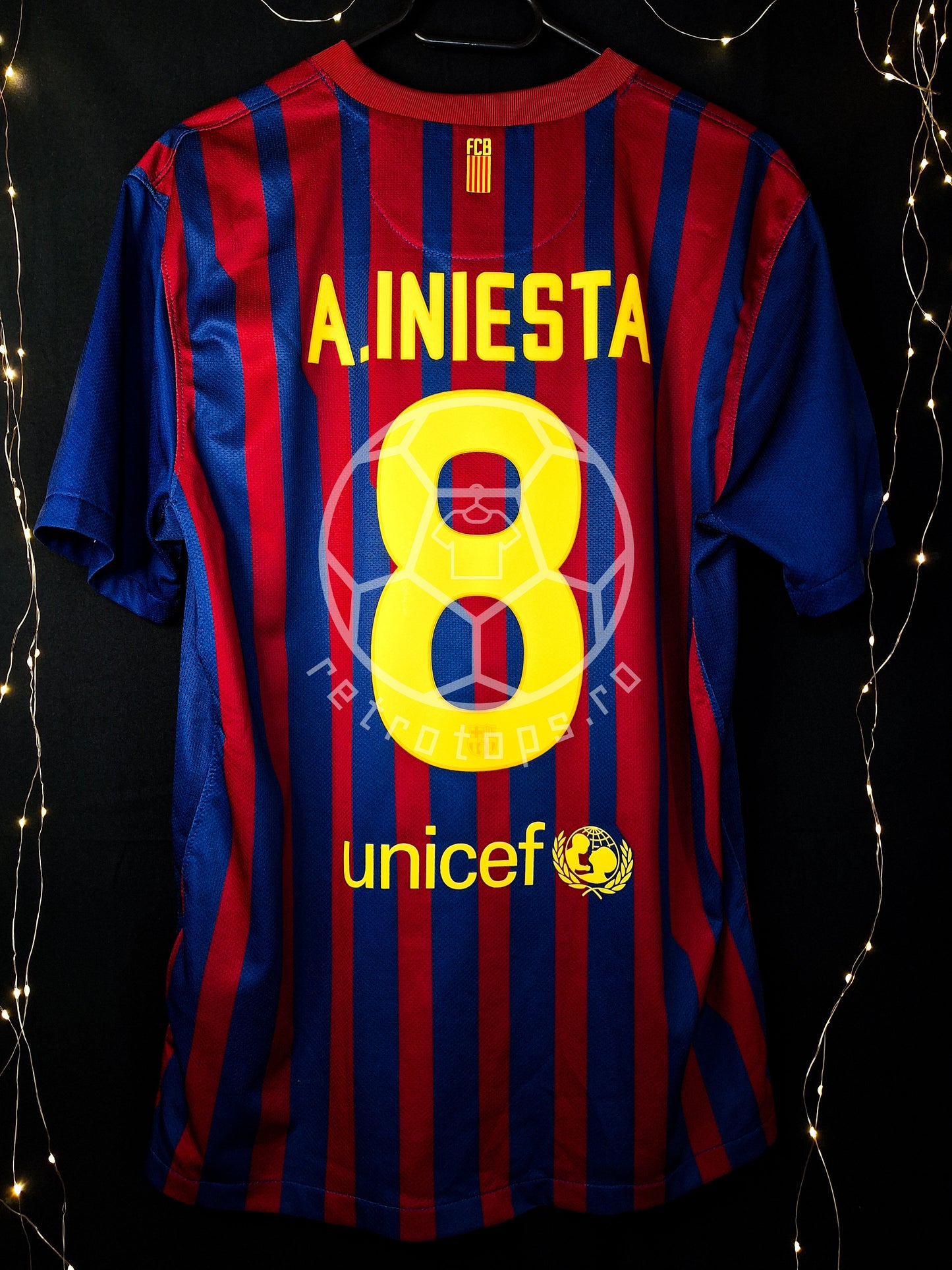 Barcelona 2011-2012 home shirt, Iniesta 8, M
