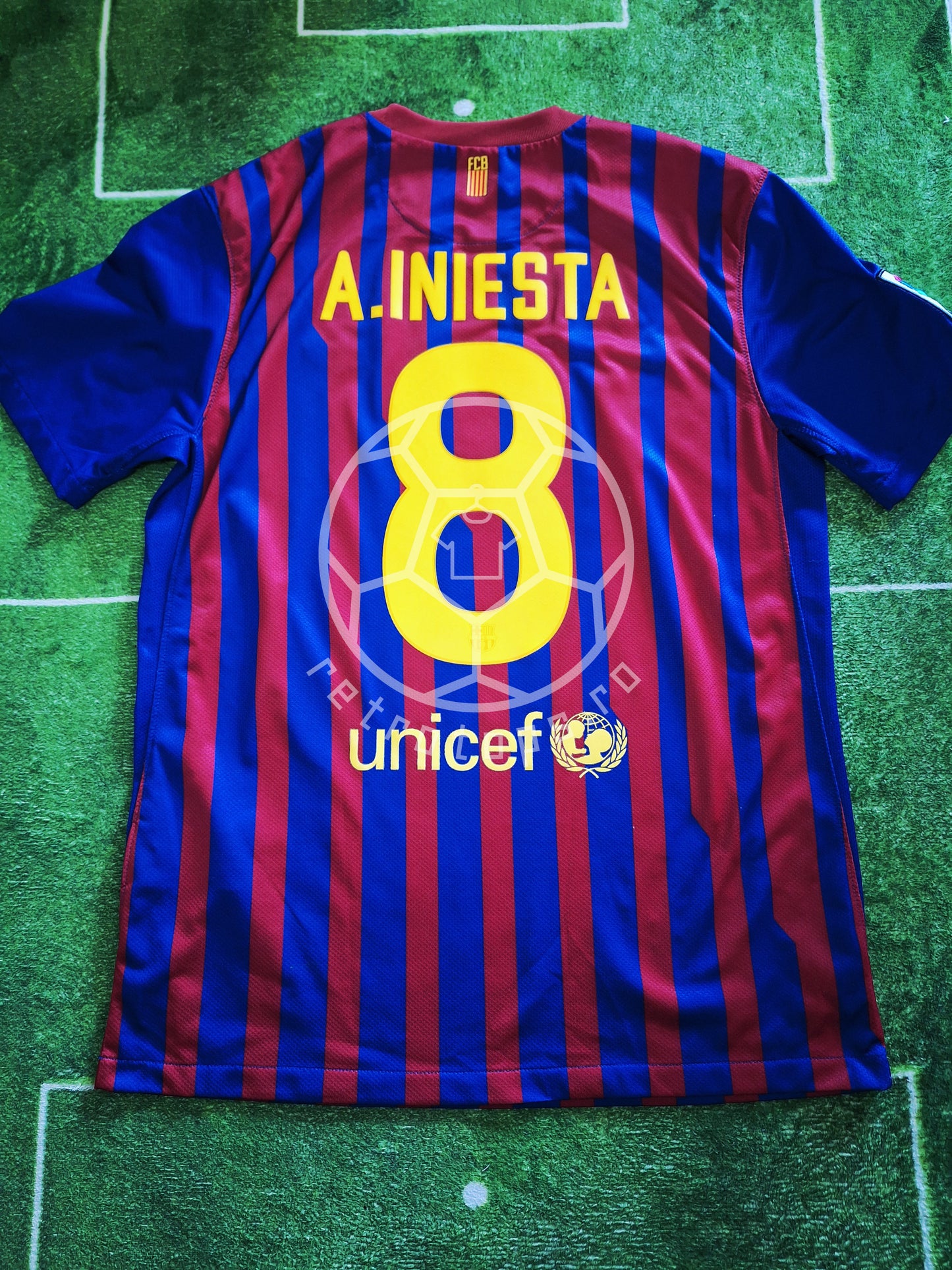 Barcelona 2011-2012 home shirt, Iniesta 8, M