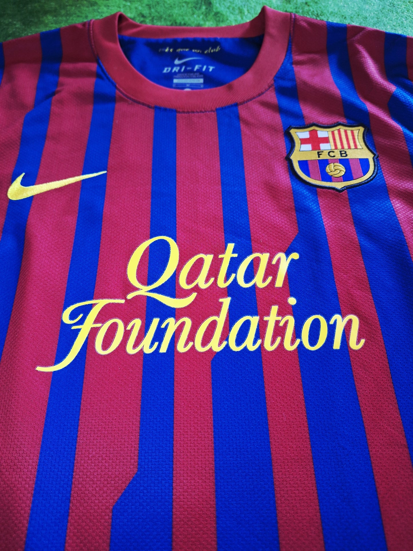 Barcelona 2011-2012 home shirt, Iniesta 8, M
