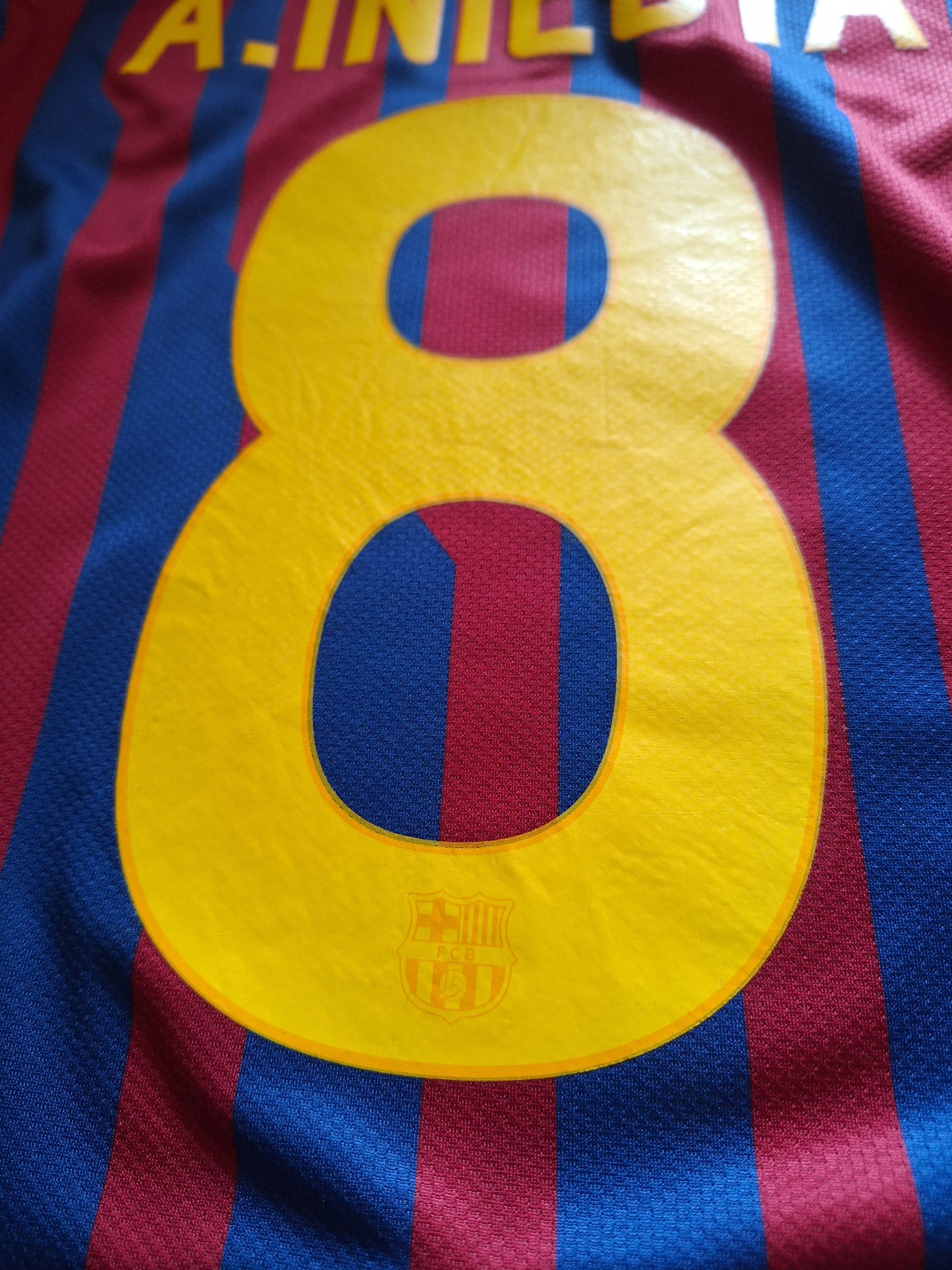 Barcelona 2011-2012 home shirt, Iniesta 8, M
