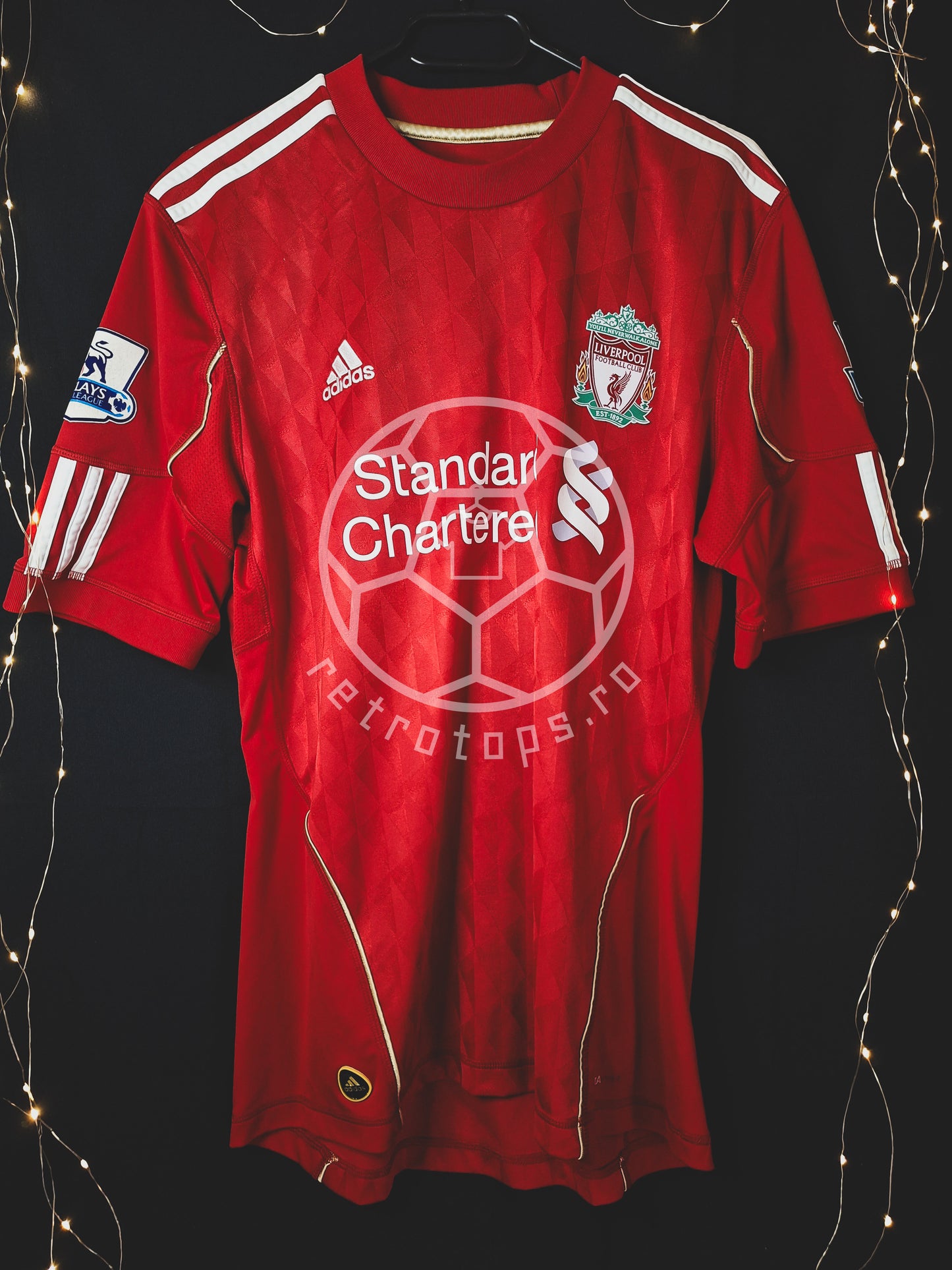 Liverpool 2010-2012 home shirt, Suarez 7, M