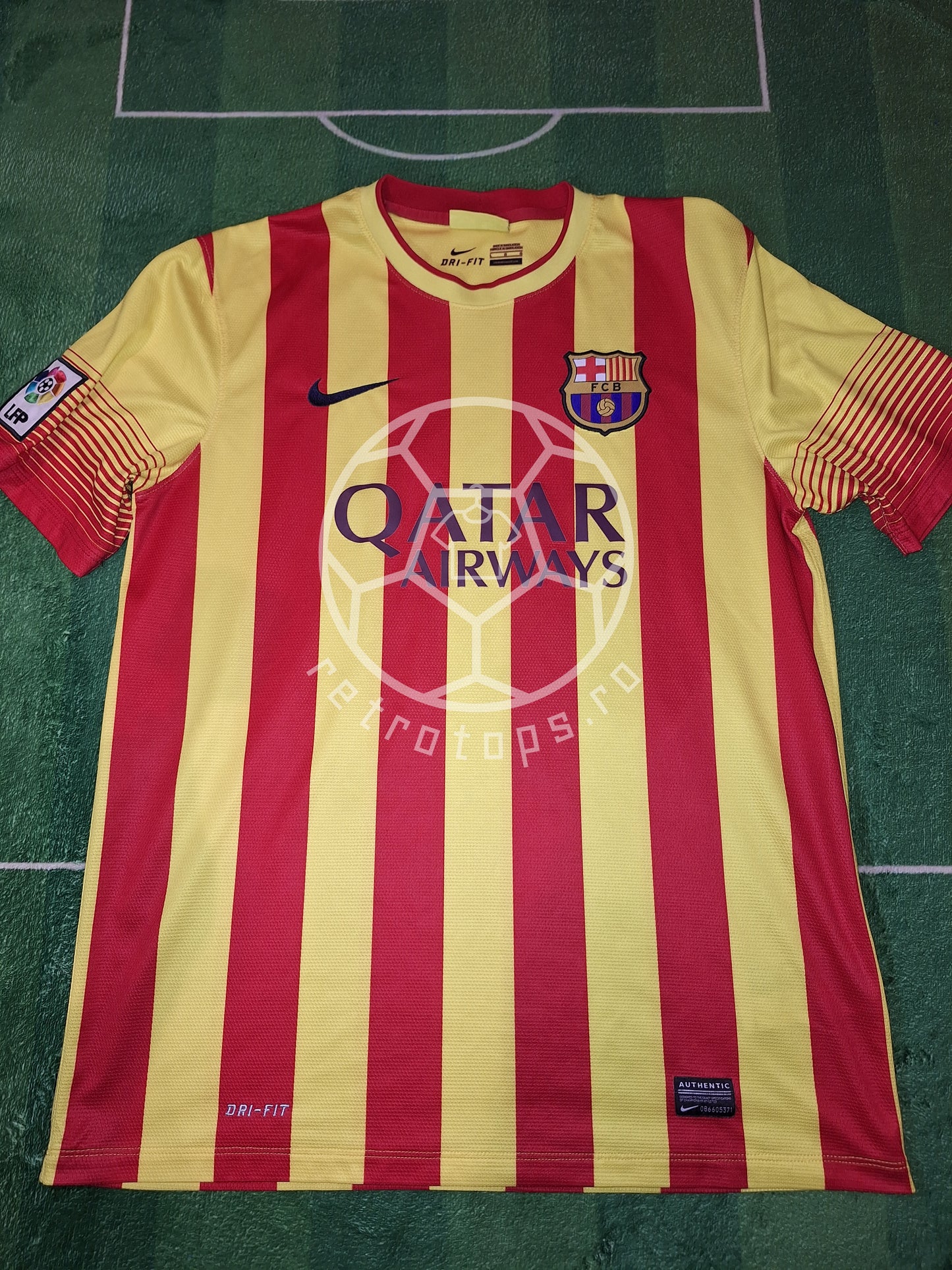 Barcelona 2013-2014 away shirt, Neymar 11, L