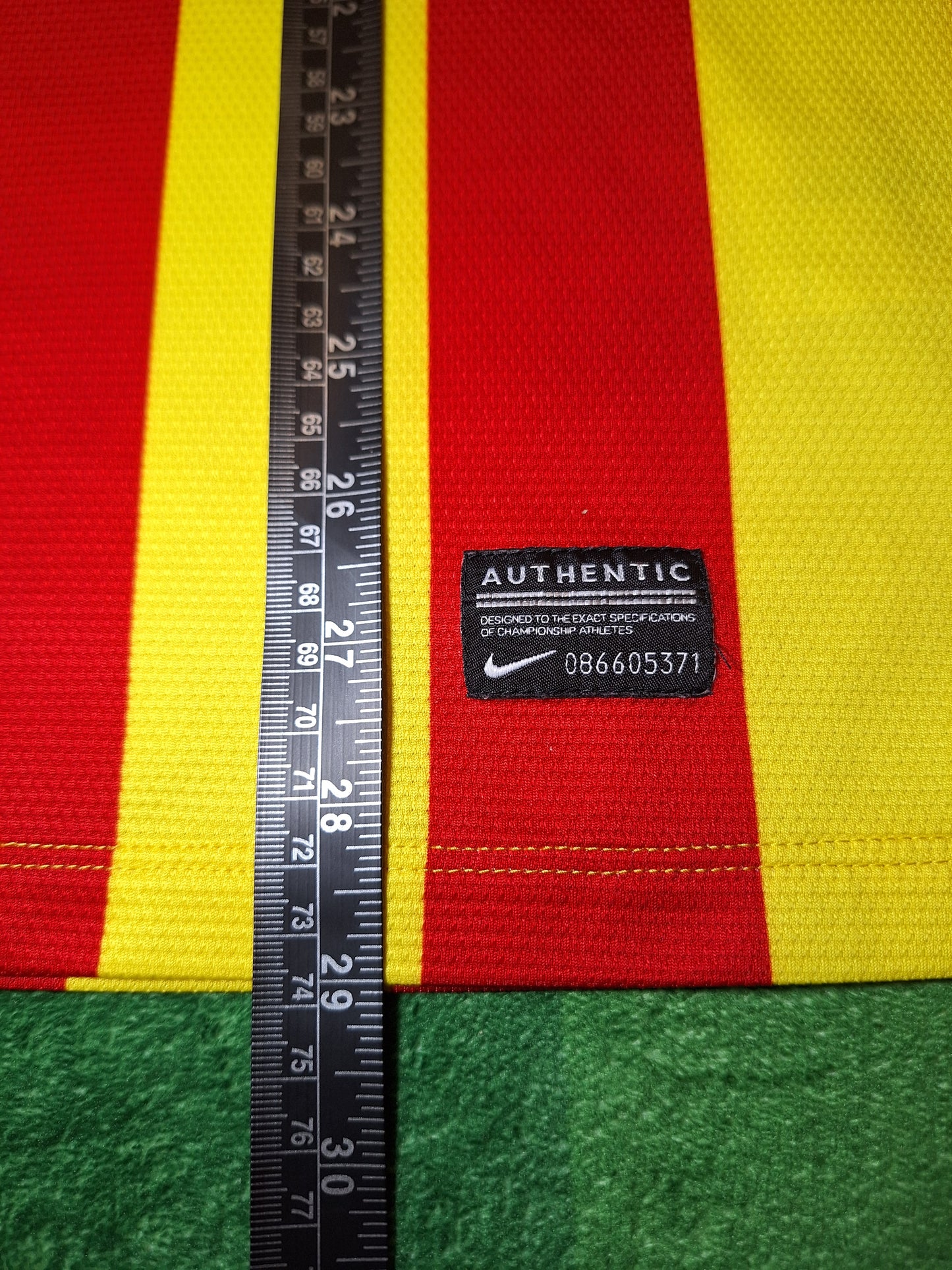 Barcelona 2013-2014 away shirt, Neymar 11, L