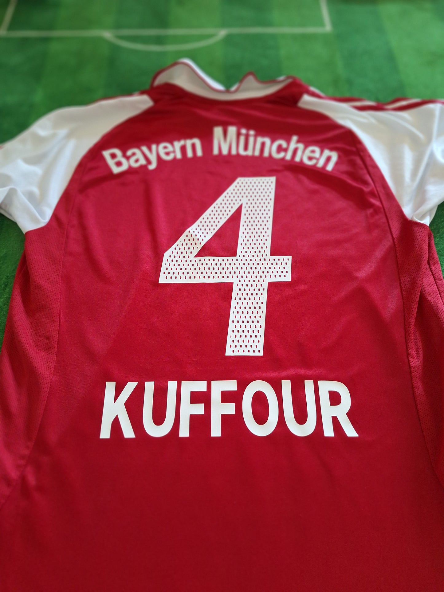 Tricou de fotbal Bayern München 2003-2005 acasă, Kuffour 4, S/M