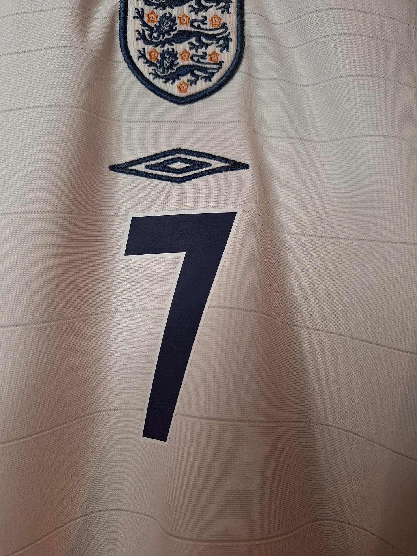 England 2004 home shirt, Beckham 7, XL