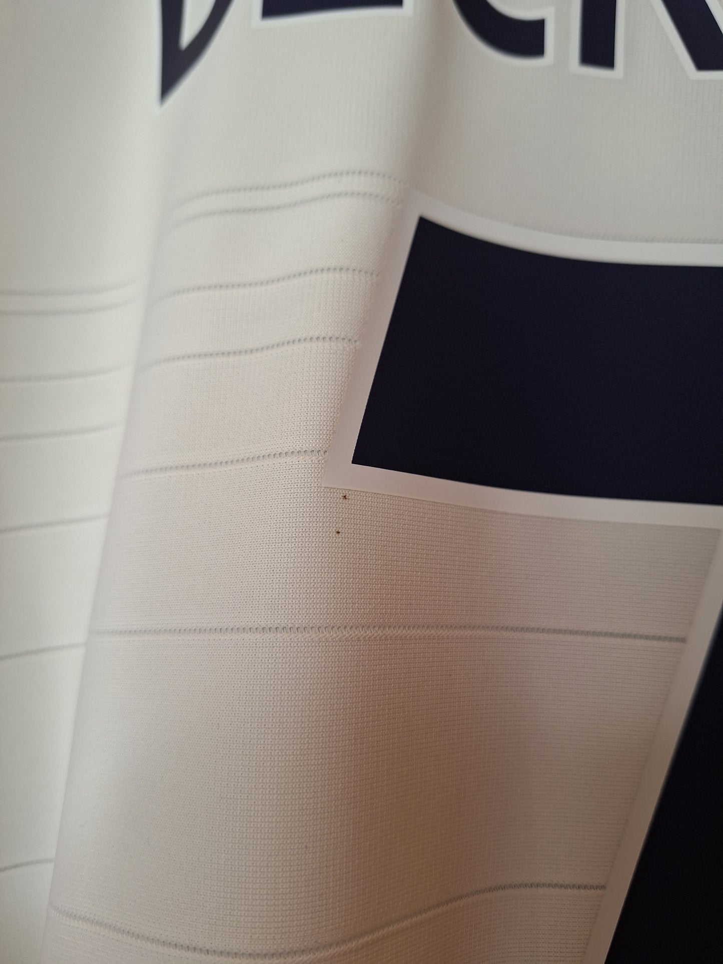 England 2004 home shirt, Beckham 7, XL
