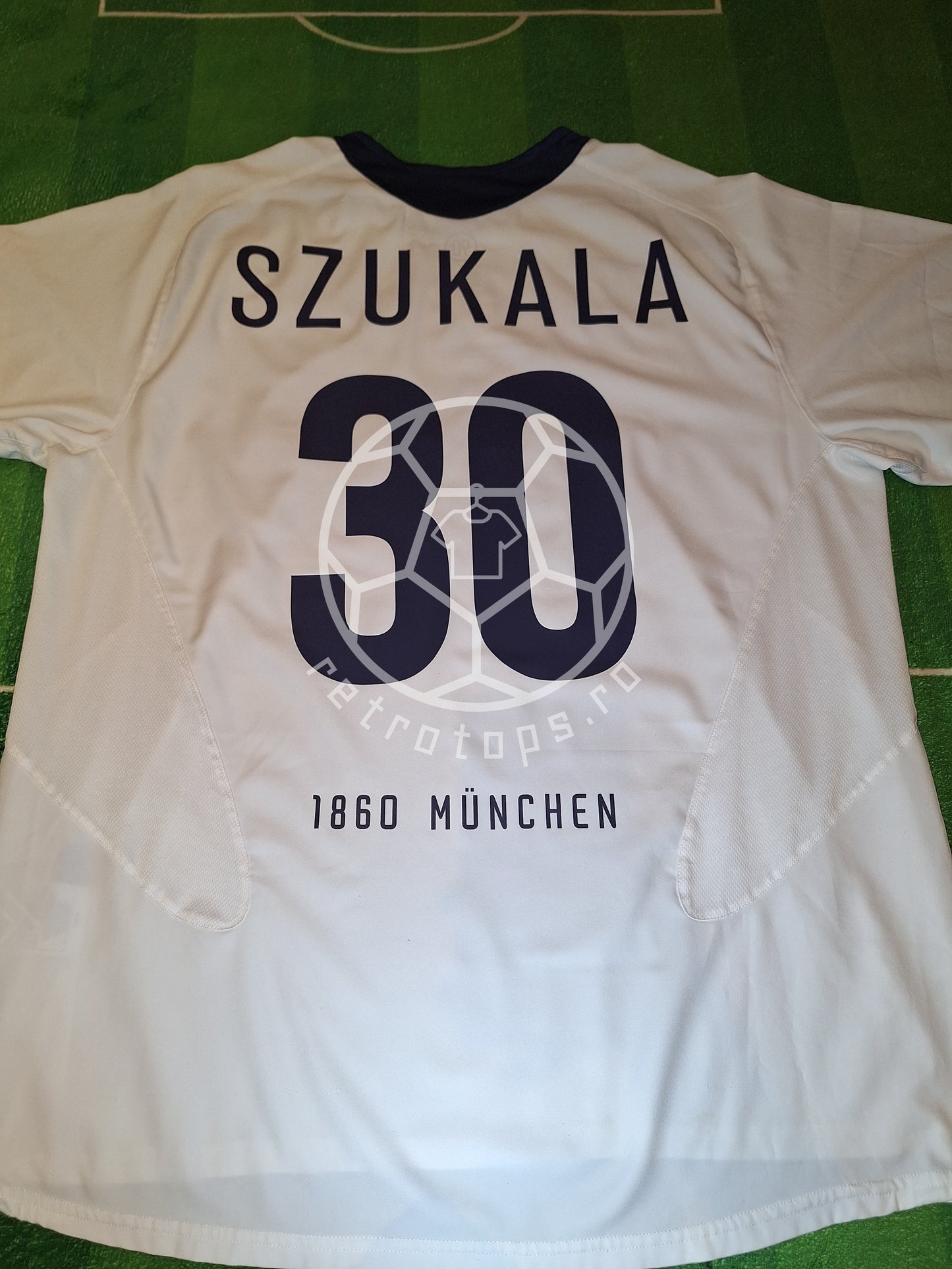TSV Munchen 1860 2005-2006 away shirt, Lukasz Szukala 30, XL