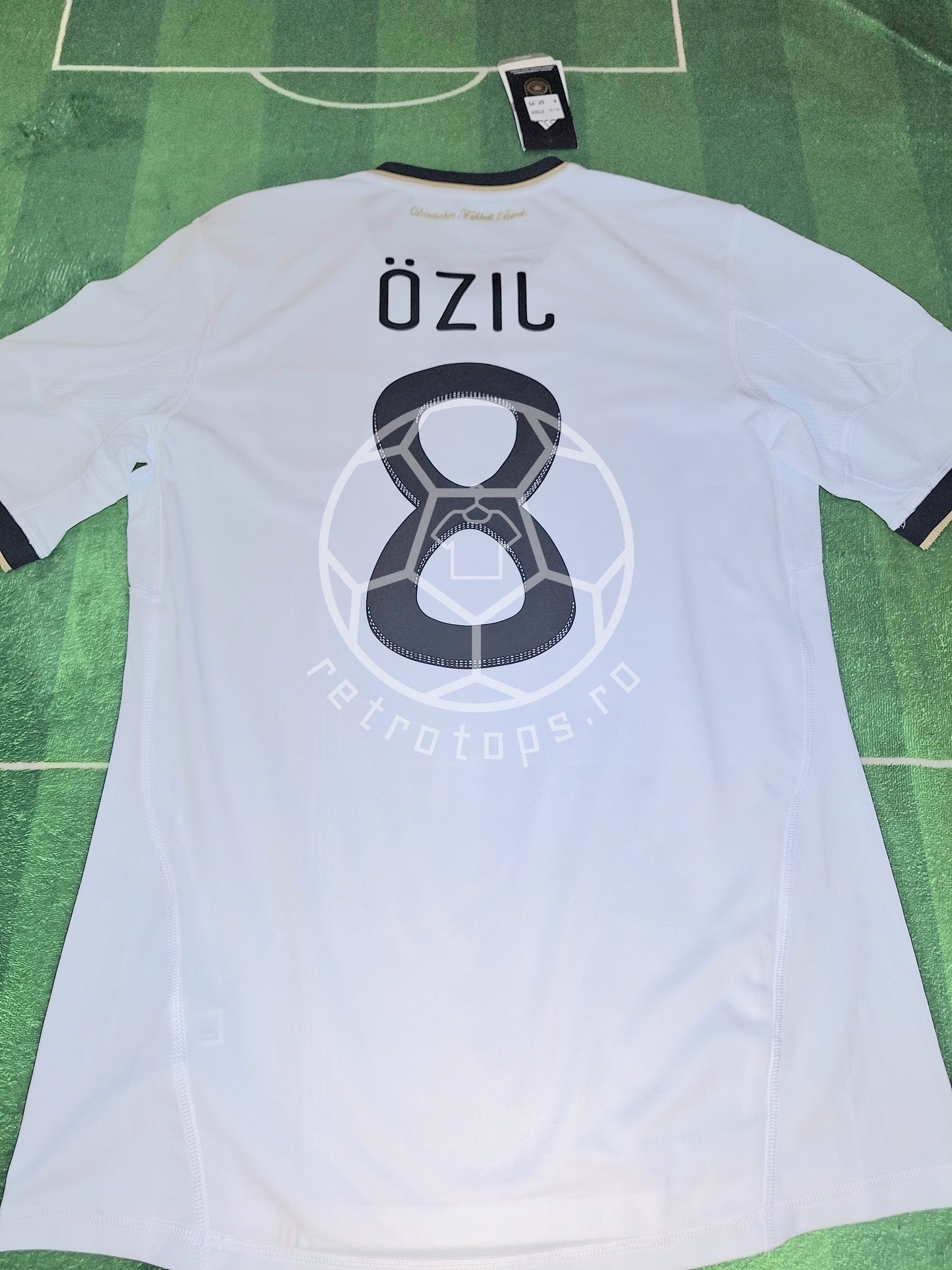 Germany 2010 home shirt, Ozil 8, M