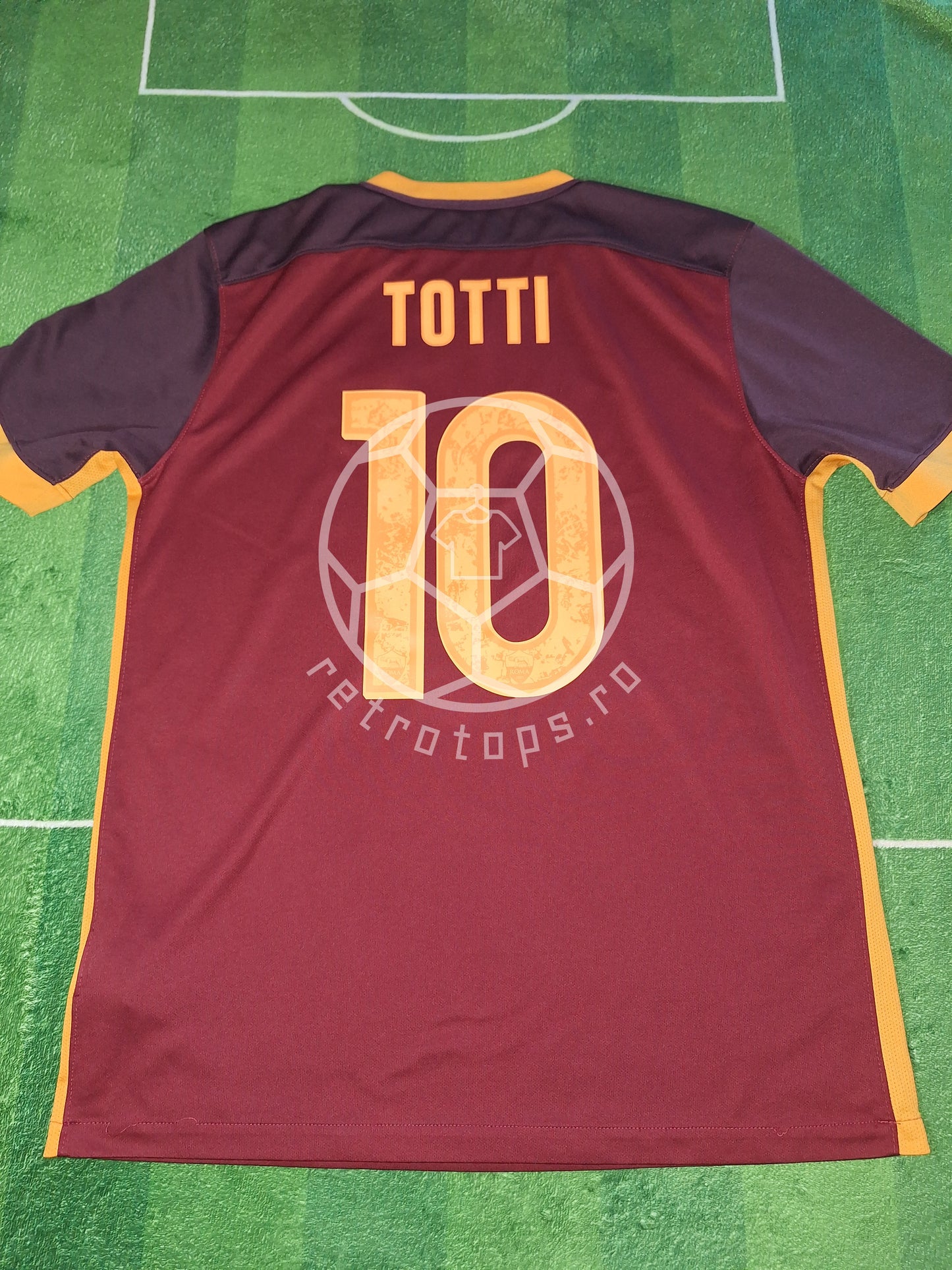 AS Roma 2015-2016 home shirt, Totti 10, L