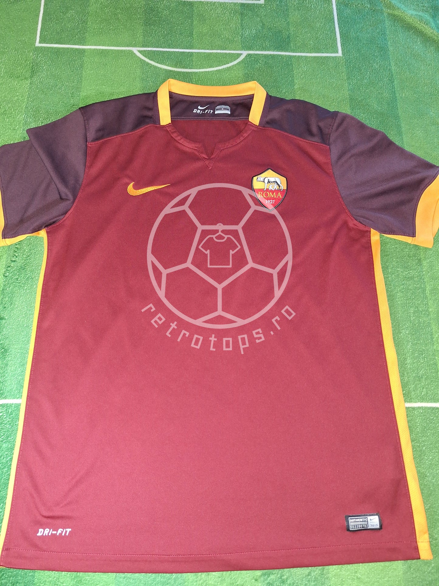 AS Roma 2015-2016 home shirt, Totti 10, L