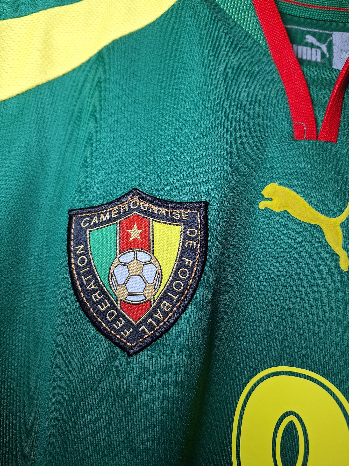 Cameroon 2000 home shirt, Eto'o 9, M