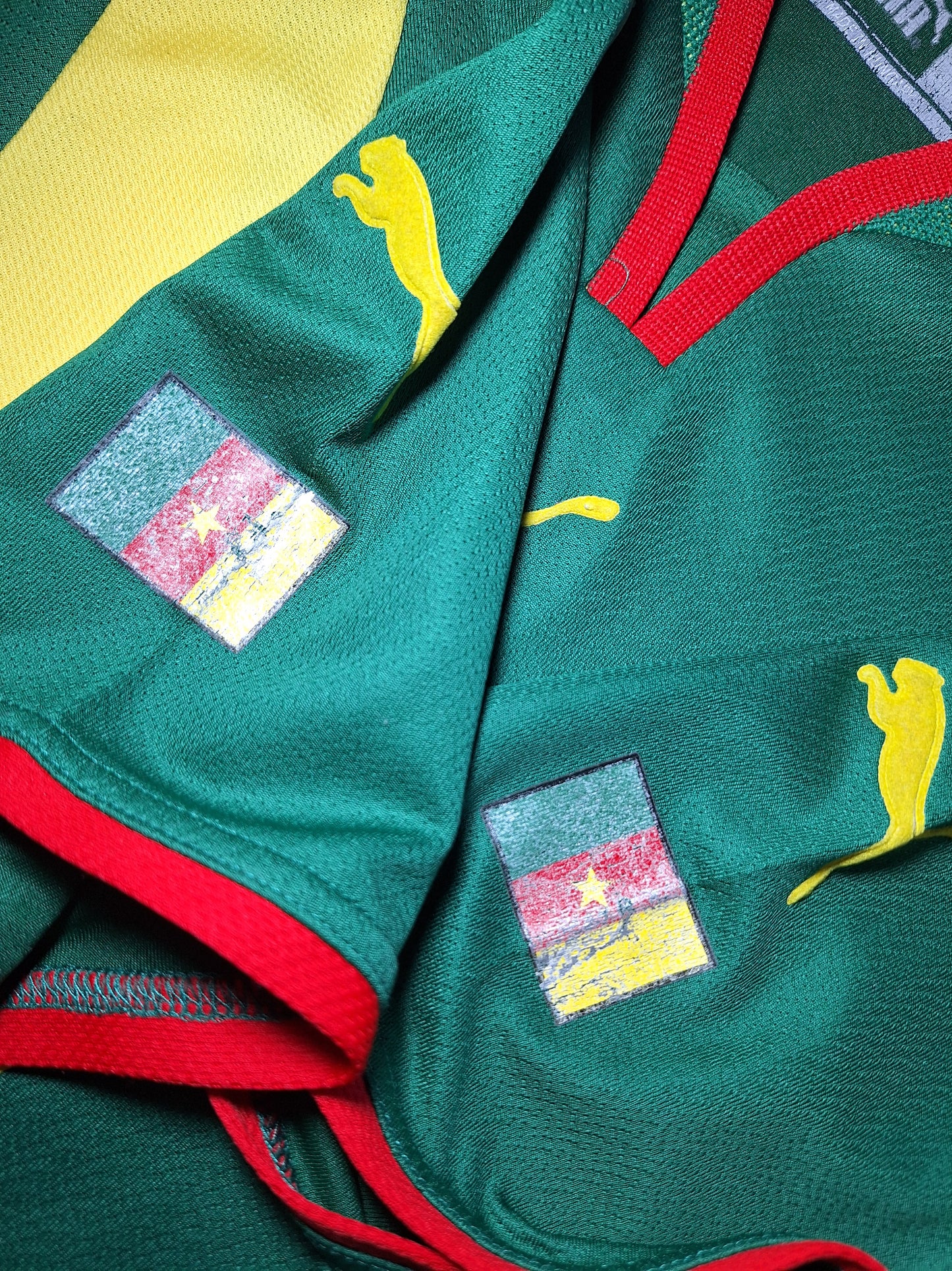 Cameroon 2000 home shirt, Eto'o 9, M