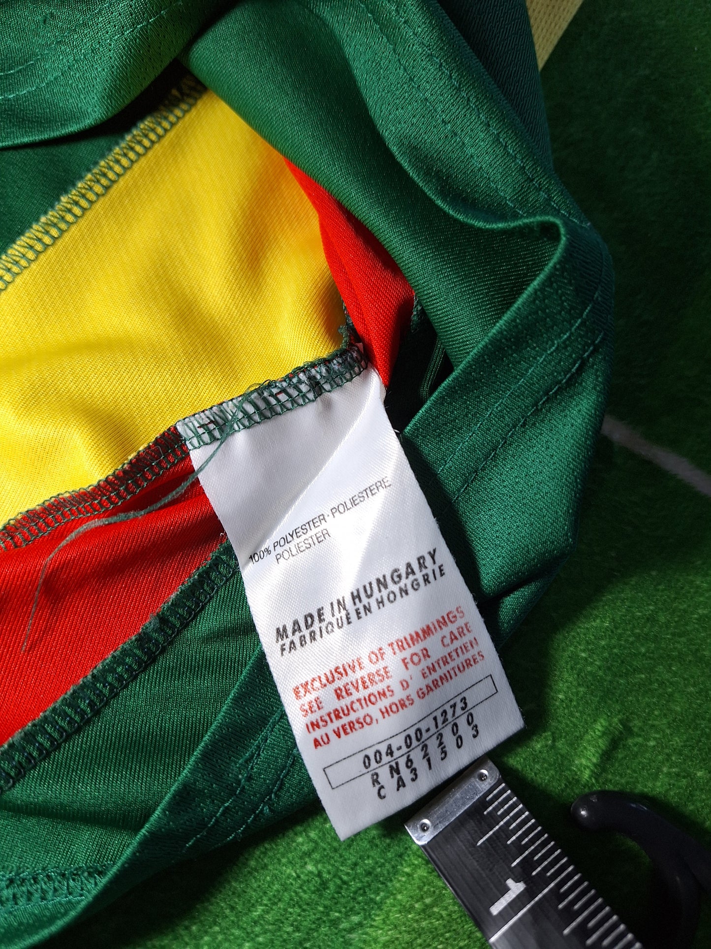 Cameroon 2000 home shirt, Eto'o 9, M